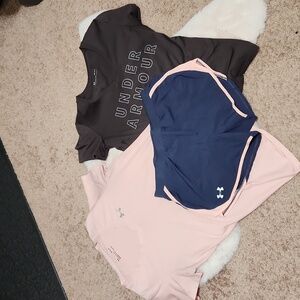 Womens Undet Armour Shirts/Shorts Lot